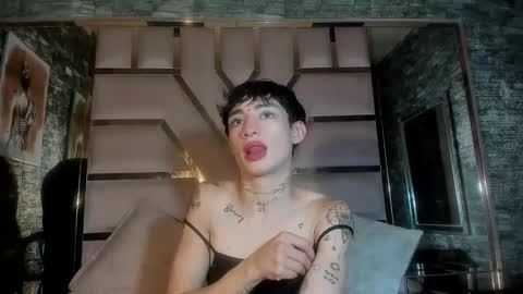 Snapshot of mila_leon chatting on October 6, 4:10 am Mila online show from October 6, 4:10 am