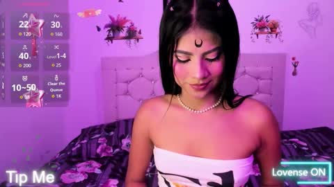 laura online show from November 15, 8:38 pm