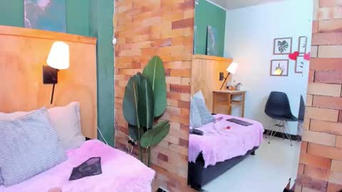 Mila and samy online show from February 21, 12:06 pm