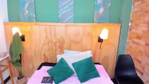 Mila and samy online show from February 24, 12:36 pm