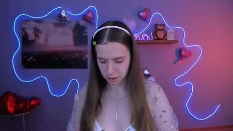 Snapshot of mila_sun__ chatting on February 20, 8:38 am mila_sun__ online show from February 20, 8:38 am