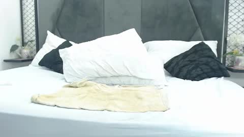 Snapshot of milaaadams chatting on January 7, 4:48 pm mila online show from January 7, 4:48 pm