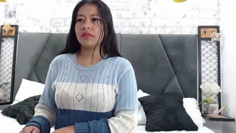 Snapshot of milaaadams chatting on January 10, 11:00 am mila online show from January 10, 11:00 am