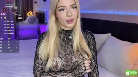 Snapshot of milaabby chatting on June 5, 10:59 pm Milabby online show from June 5, 10:59 pm