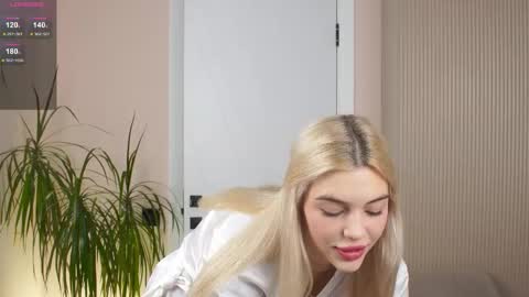 Snapshot of milabunny_ chatting on November 12, 10:26 am Mila and u can call me sweet bunny online show from November 12, 10:26 am