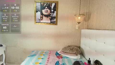 miladiosa online show from October 7, 12:02 pm