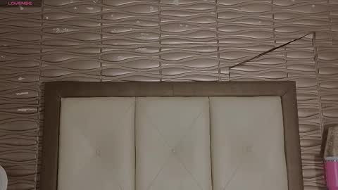 miladiosa online show from March 29, 12:27 pm