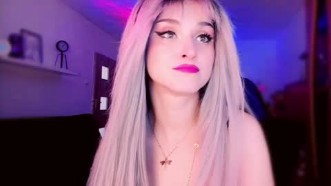 MiladyJolie online show from April 18, 12:31 pm