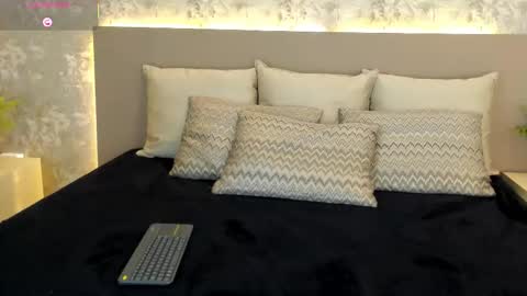 Snapshot of milagrace1 chatting on September 30, 10:20 am online show from September 30, 10:20 am