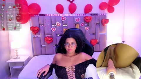 Snapshot of milahall__ chatting on February 7, 8:11 am Milenna online show from February 7, 8:11 am