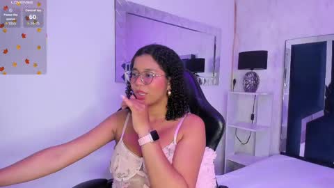 Snapshot of milahall__ chatting on September 18, 4:14 am Milenna online show from September 18, 4:14 am