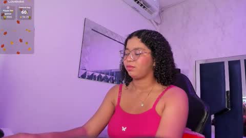 Snapshot of milahall__ chatting on October 13, 4:23 am Milenna online show from October 13, 4:23 am