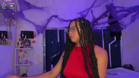 Snapshot of milahall__ chatting on October 22, 4:24 am Milenna online show from October 22, 4:24 am