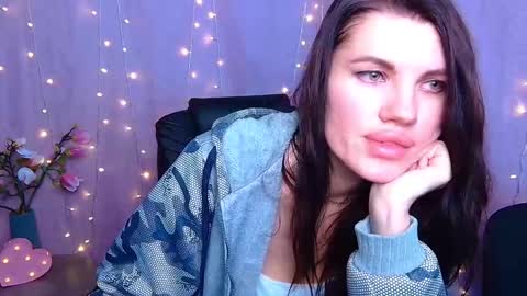 Snapshot of milaloona chatting on February 21, 9:21 am Milaloona online show from February 21, 9:21 am