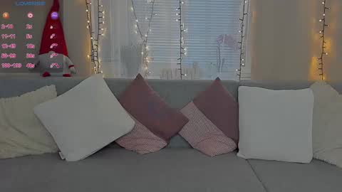 Snapshot of milaloove chatting on December 23, 8:00 am Mila online show from December 23, 8:00 am