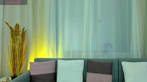 Snapshot of milaloove chatting on February 25, 9:57 pm Mila online show from February 25, 9:57 pm