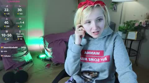 Snapshot of milana__key chatting on December 1, 10:09 am Milana online show from December 1, 10:09 am