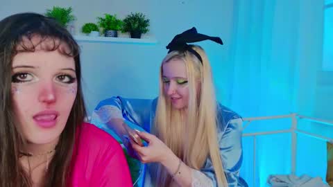 Snapshot of milana__key chatting on December 14, 7:14 am Milana online show from December 14, 7:14 am