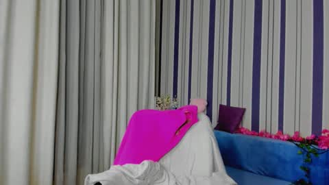 Snapshot of milanaalvis chatting on November 8, 2:06 pm MilanaAlvis online show from November 8, 2:06 pm