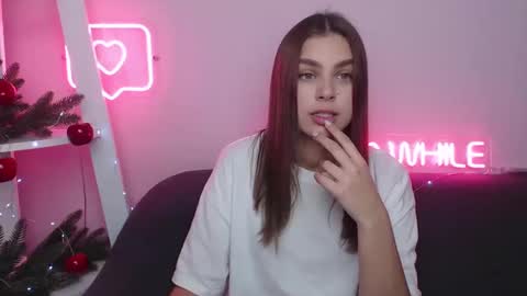 milanaangelas online show from December 22, 5:45 am