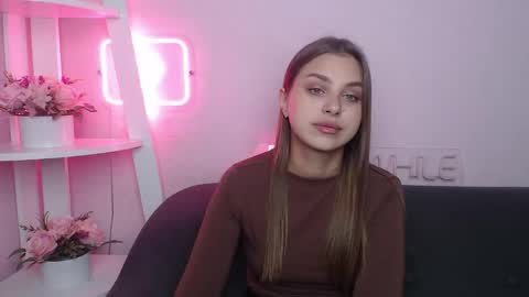 milanaangelas online show from September 21, 4:36 am