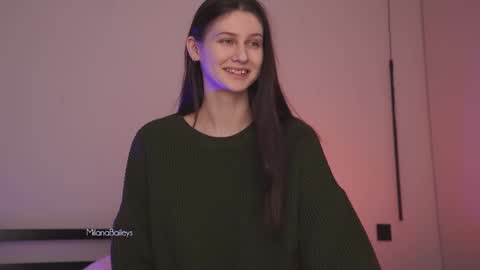 Snapshot of milanabaileys chatting on December 4, 3:43 pm Milana   online show from December 4, 3:43 pm