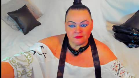 Snapshot of milanabiegert chatting on January 2, 3:40 pm Lana online show from January 2, 3:40 pm