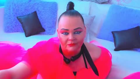 Snapshot of milanabiegert chatting on February 14, 11:42 am Lana online show from February 14, 11:42 am