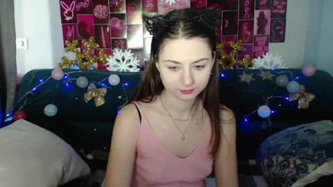 Snapshot of milanaroz chatting on December 31, 5:55 am milanaroz online show from December 31, 5:55 am