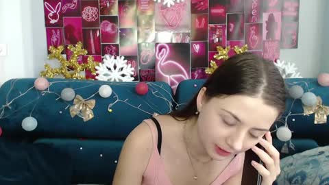 Snapshot of milanaroz chatting on December 31, 9:10 am milanaroz online show from December 31, 9:10 am