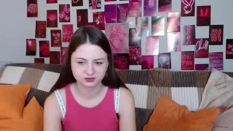 Snapshot of milanaroz chatting on February 2, 6:15 am milanaroz online show from February 2, 6:15 am