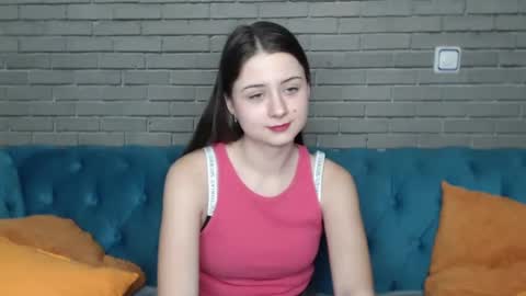 Snapshot of milanaroz chatting on February 3, 5:35 pm milanaroz online show from February 3, 5:35 pm