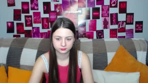 Snapshot of milanaroz chatting on March 1, 5:42 am milanaroz online show from March 1, 5:42 am