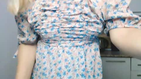 Snapshot of milanav chatting on December 26, 4:10 am Milena online show from December 26, 4:10 am