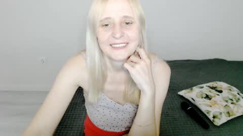 Snapshot of milanav chatting on February 16, 4:53 am Milena online show from February 16, 4:53 am