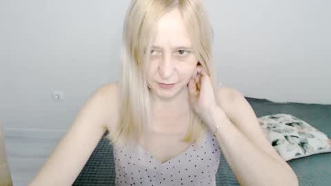 Snapshot of milanav chatting on February 16, 7:59 am Milena online show from February 16, 7:59 am