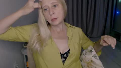 Snapshot of milanav chatting on September 28, 3:12 am Milena online show from September 28, 3:12 am