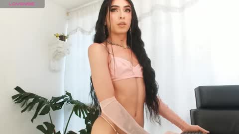 Snapshot of milansantana24 chatting on December 3, 9:34 pm MILAN SANTANA online show from December 3, 9:34 pm