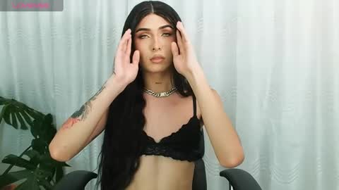 Snapshot of milansantana24 chatting on December 5, 12:41 am MILAN SANTANA online show from December 5, 12:41 am