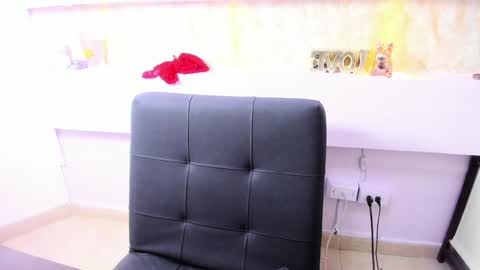 Snapshot of milarose4 chatting on December 17, 5:47 pm Mila Rose online show from December 17, 5:47 pm