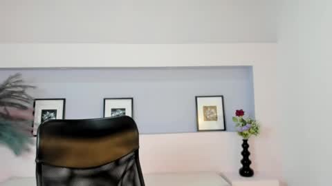 Snapshot of milarose4 chatting on December 22, 11:22 am Mila Rose online show from December 22, 11:22 am