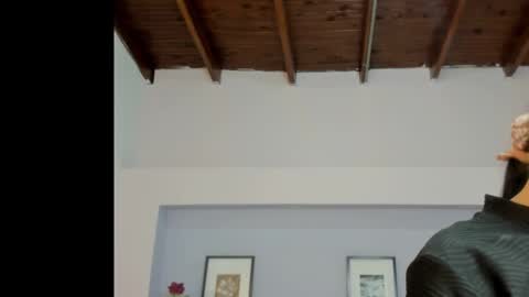 Snapshot of milarose4 chatting on December 29, 11:18 am Mila Rose online show from December 29, 11:18 am