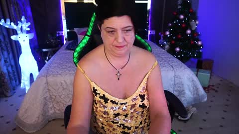 Snapshot of milaskyy chatting on January 3, 12:22 am milaskyy online show from January 3, 12:22 am