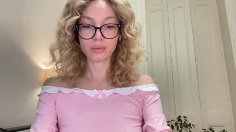 Mila online show from October 15, 4:18 pm