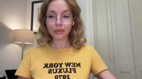 Mila online show from December 5, 3:20 pm