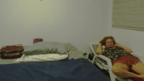 Snapshot of milchanell chatting on March 9, 3:43 am milchanell online show from March 9, 3:43 am