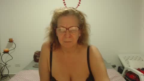 Snapshot of milchanell chatting on March 10, 5:00 am milchanell online show from March 10, 5:00 am