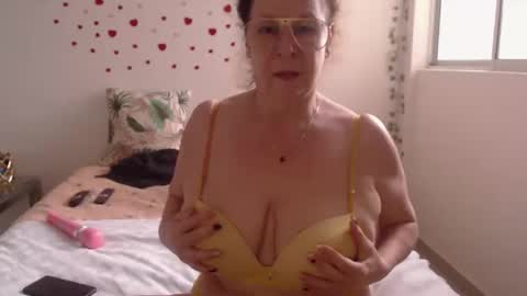 Snapshot of milchanell chatting on October 10, 10:20 pm milchanell online show from October 10, 10:20 pm