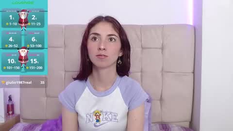 Snapshot of mildrecute chatting on December 16, 8:37 pm Ana online show from December 16, 8:37 pm