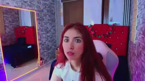 Snapshot of mildrecute chatting on October 21, 5:57 pm Ana online show from October 21, 5:57 pm